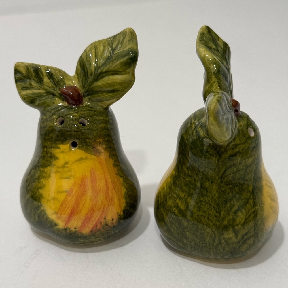🌞 4/$20 Item - Vintage Tabletops Lifestyles Green Pear Salt & Pepper Shaker Set - Picture 2 of 3